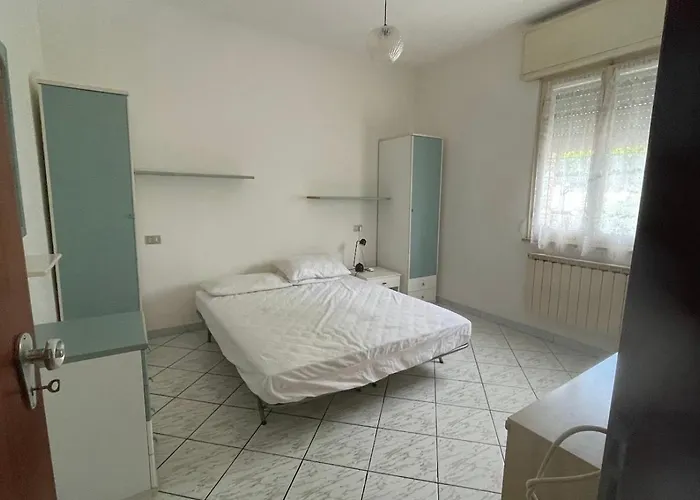 Laura 1 Piano * לידו די פומפוזה