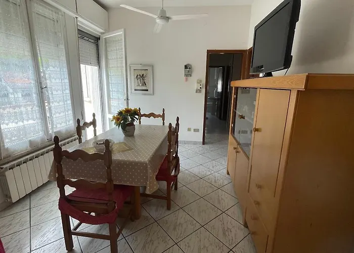 בית נופש Laura 1 Piano *