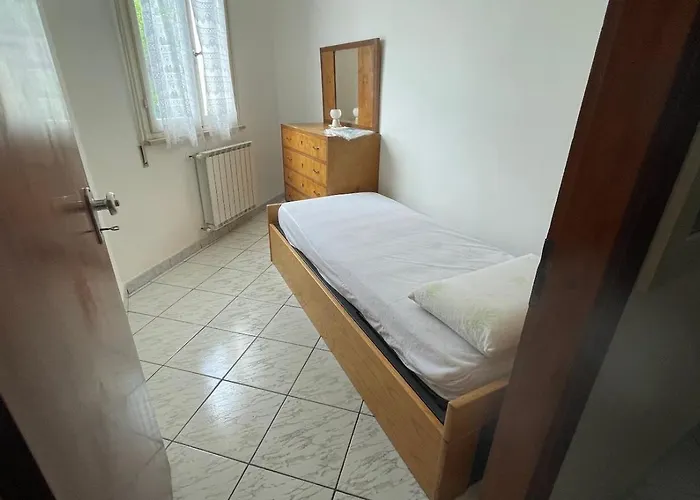 Laura 1 Piano * לידו די פומפוזה